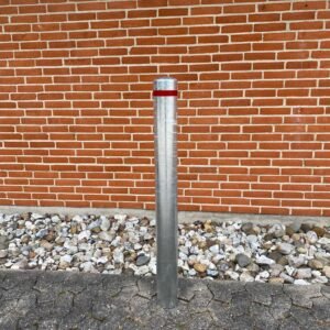 Galvaniseret pullert Ø114mm til nedstøbning med refleks