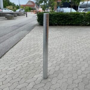 Galvaniseret stål pullert til nedstøbning – robust parkeringspullert