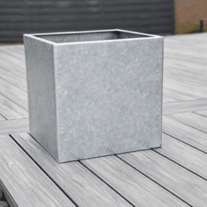Kvadratisk plantekasse i galvaniseret stål 3 mm med indadbøjet kant