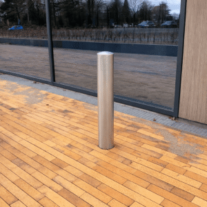 Galvaniseret stål pullert Ø114 mm til nedstøbning – parkeringspullert