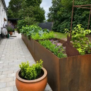 Corten højbed 3 mm i cortenstål – moderne plantekasse til have og terrasse.